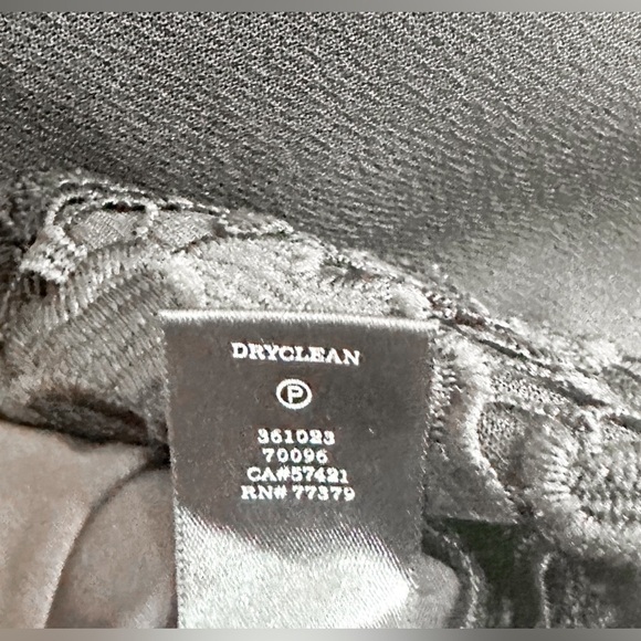 Ann Taylor Black Dress with Lace Hem, Size 6 - Perfect for Any Occasion - Picture 16 of 16